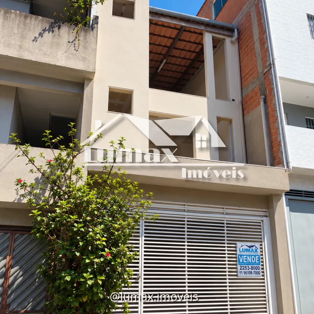 Sobrado com 250 m² de Área Construída em Dois Pavimentos - Foto 1